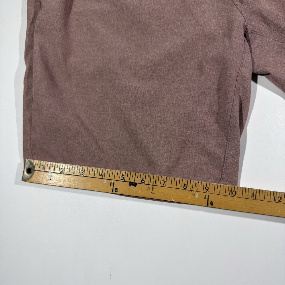 Vuori Aim Shorts Men's Sz 33 8" Performance Chino Golf Salmon Pink Stretch V368 - Picture 7 of 8